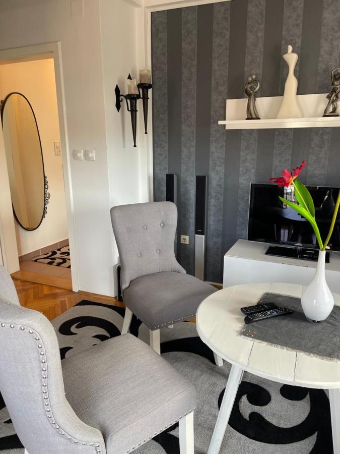 Lea-Lux Apartment ชาชาค ภายนอก รูปภาพ