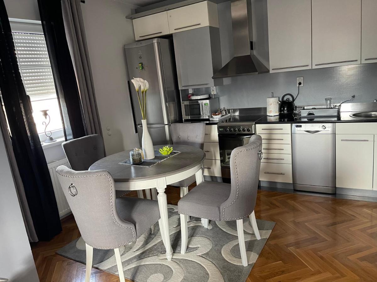 Lea-Lux Apartment ชาชาค ภายนอก รูปภาพ