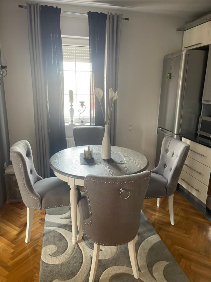 Lea-Lux Apartment ชาชาค ภายนอก รูปภาพ