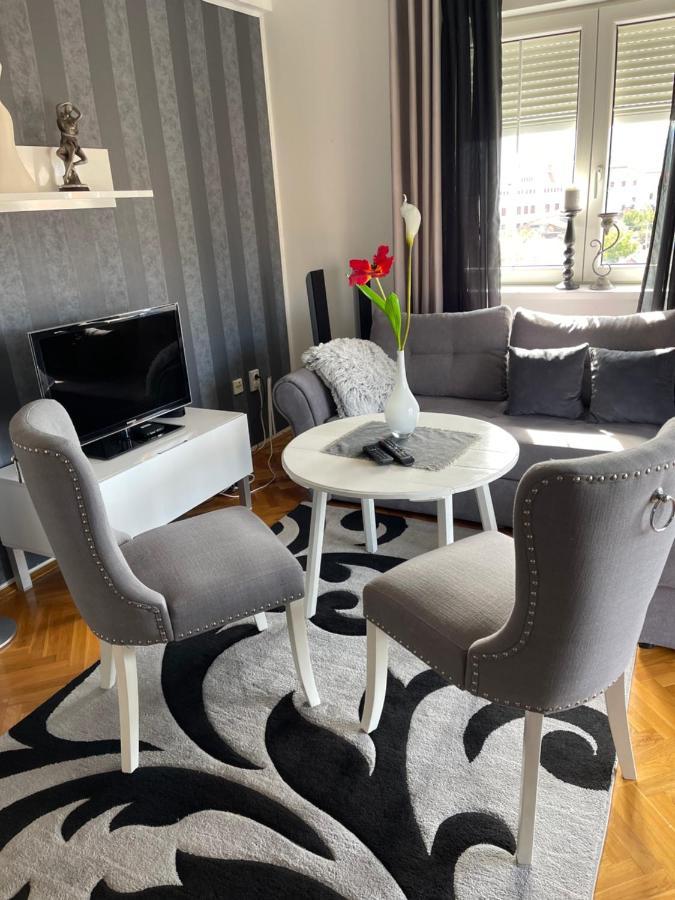 Lea-Lux Apartment ชาชาค ภายนอก รูปภาพ